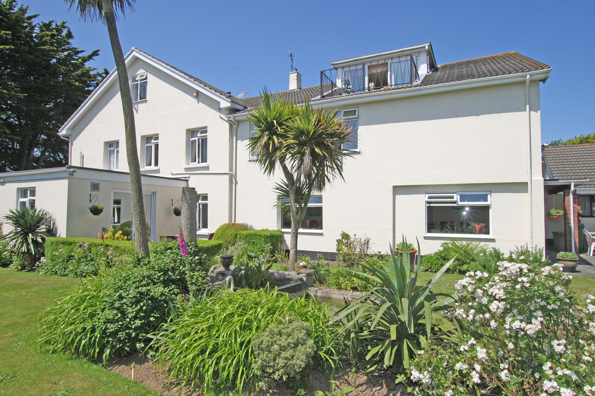 Property for sale in Guernsey Homes and flats to buy or rent in Guernsey