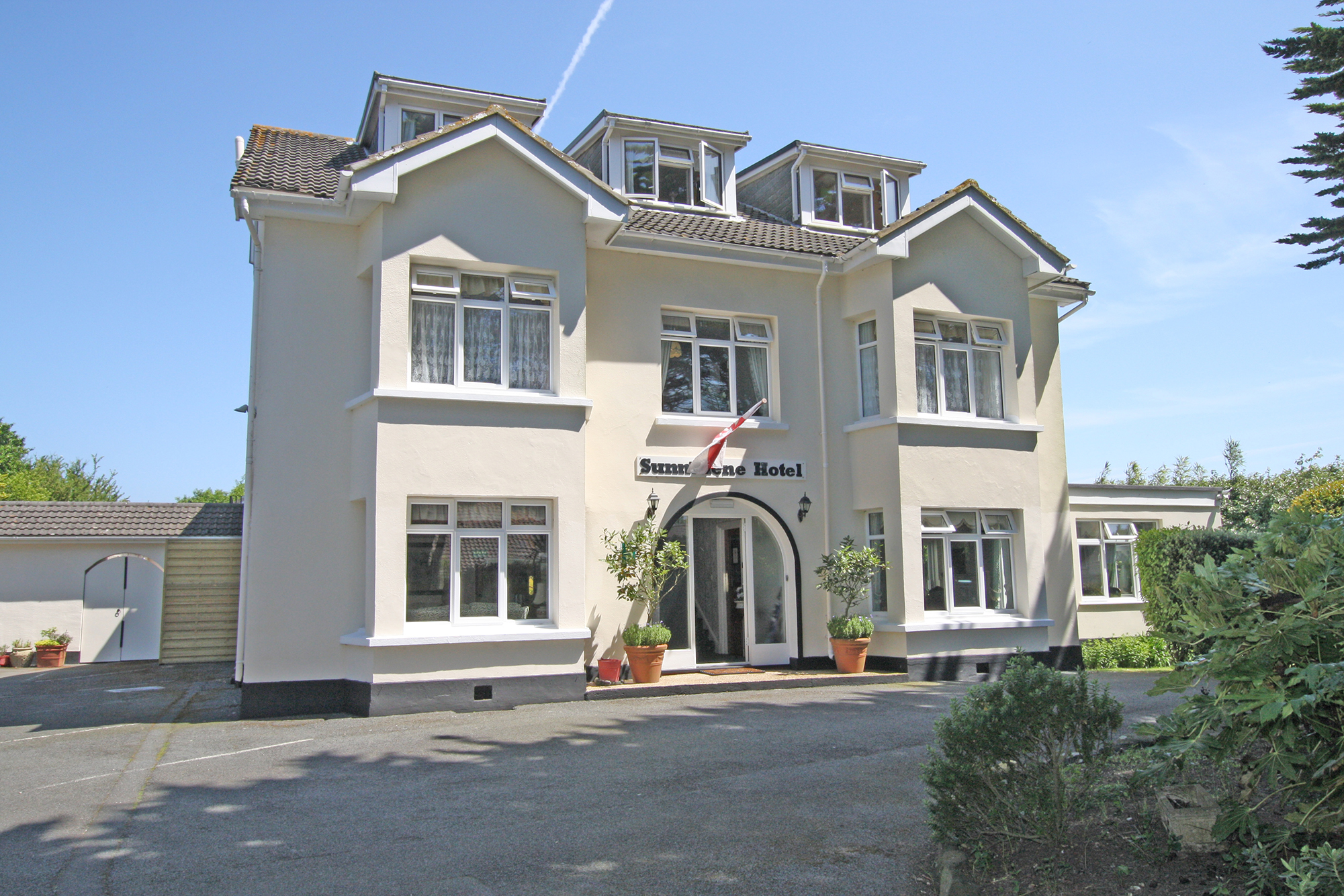 Property for sale in Guernsey Homes and flats to buy or rent in Guernsey