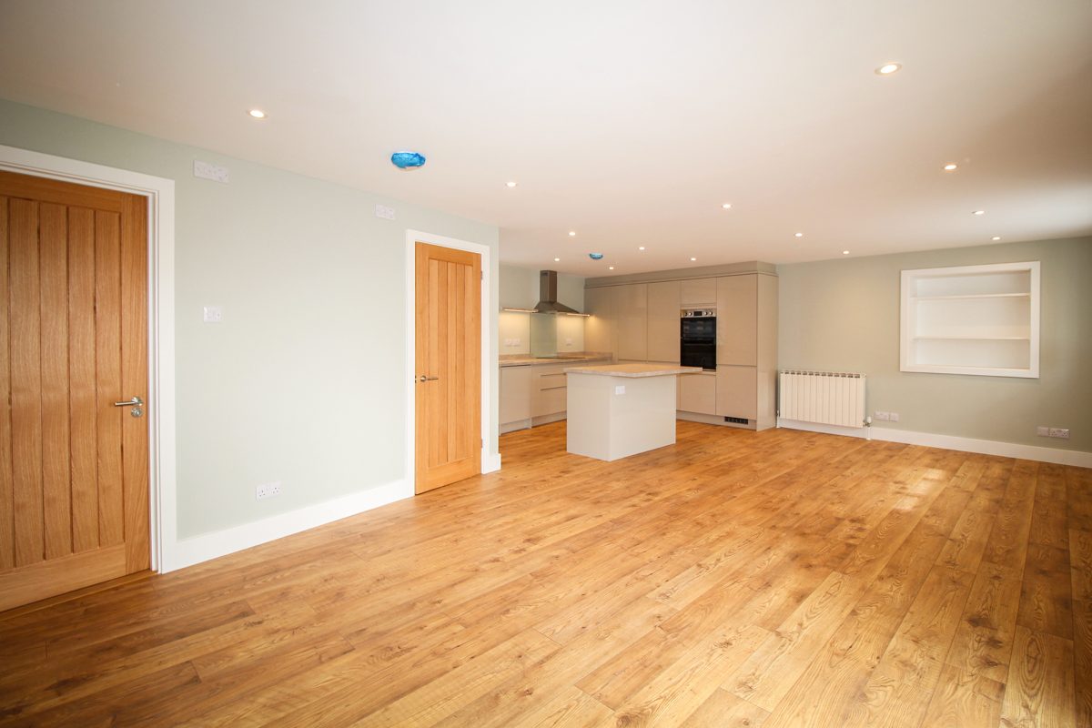 Ground Floor Flat, Ebanista