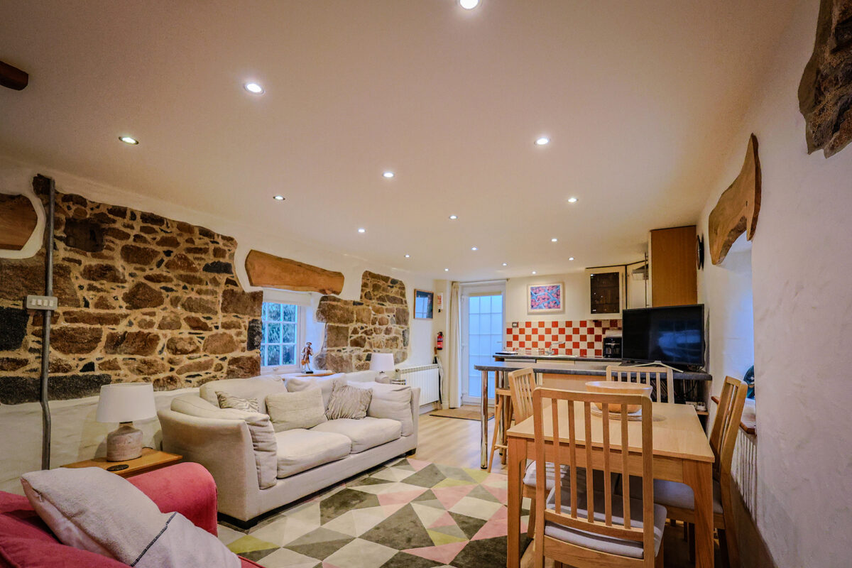 L’Aumone House Barn – Winter Let