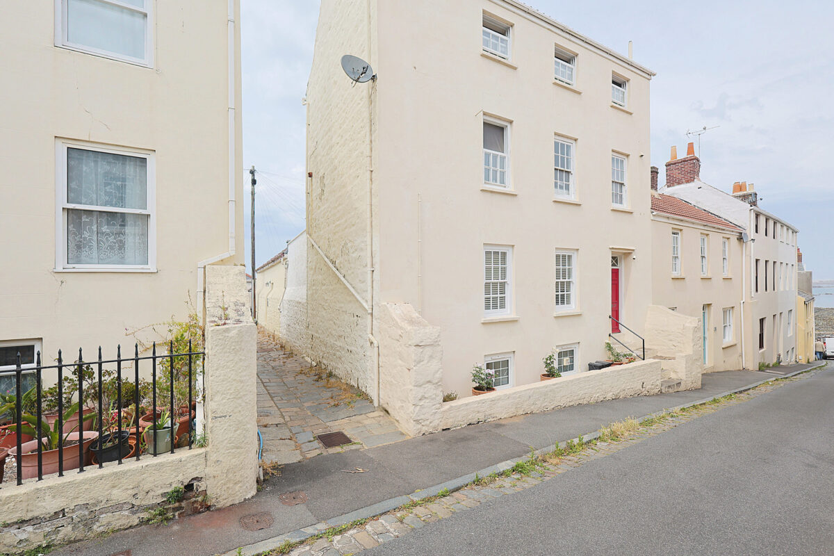 Flat 1, 27, Paris Street