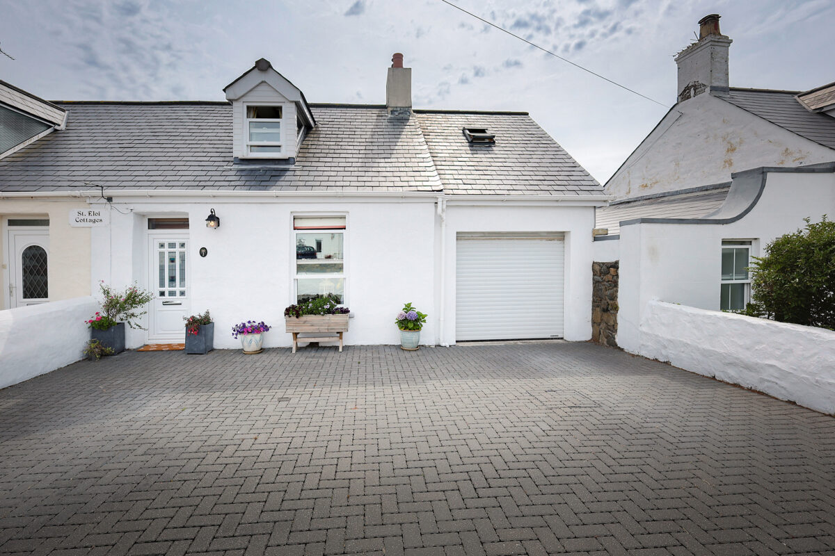 2, St Eloi Cottages