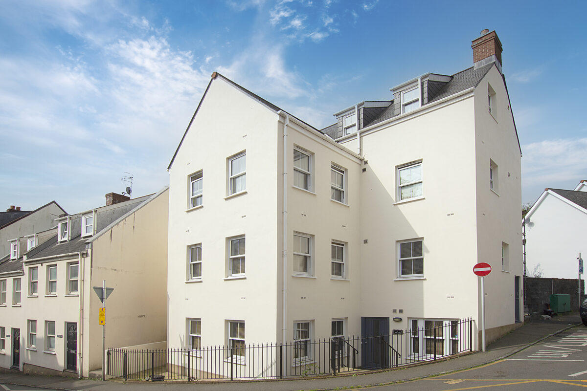 2 Maple Place