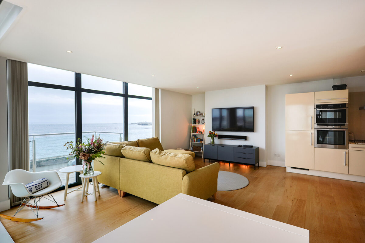Apartment 10
